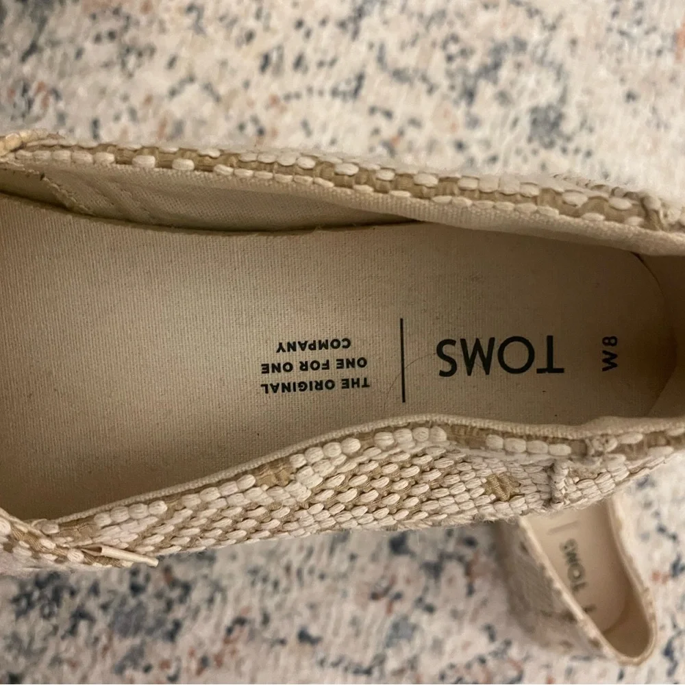 Worn once (by original owner) Toms shoes size 8. Tan pattern. Did not fit me - Picture 2 of 6